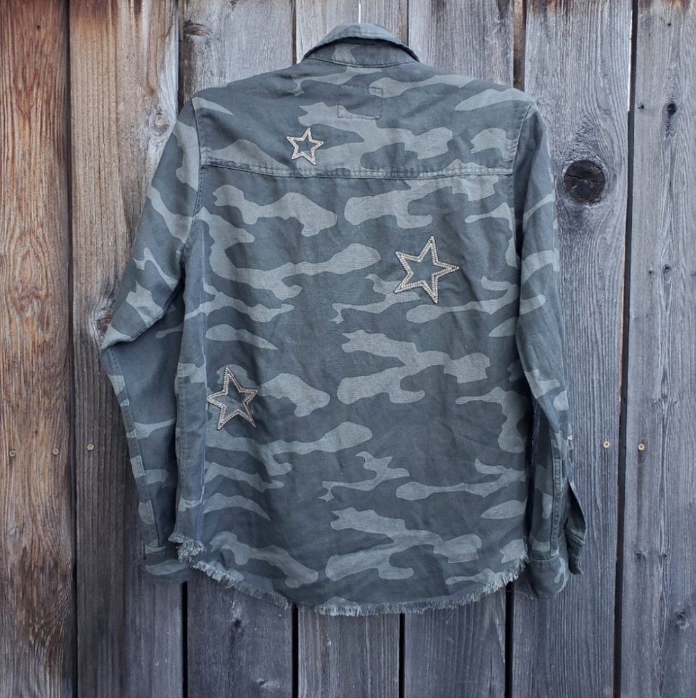 Rails Camo Star Raw Hem Button Front Top - image 7